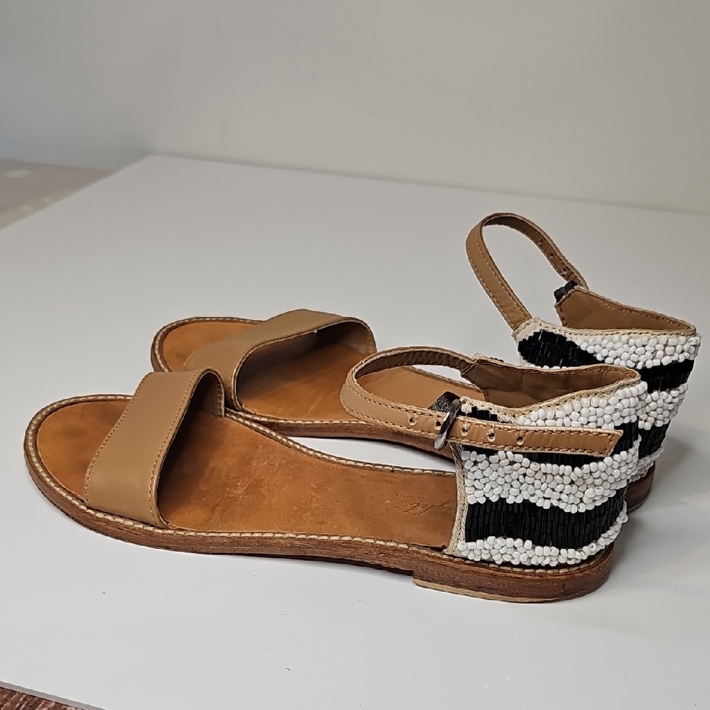 Miss Albright Stylish Tan With White Black beaded Heel Women's Sandals Size 8